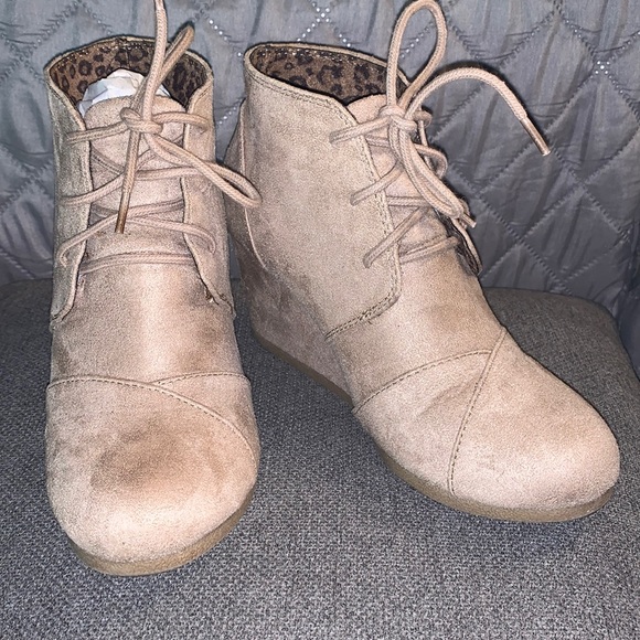 Cute Wedge Booties - Picture 1 of 5